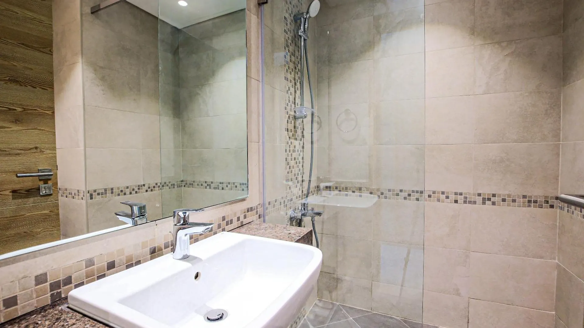 Spacious 2 Bedroom Apt Plus Maids Eleganz In Jvc Dubai